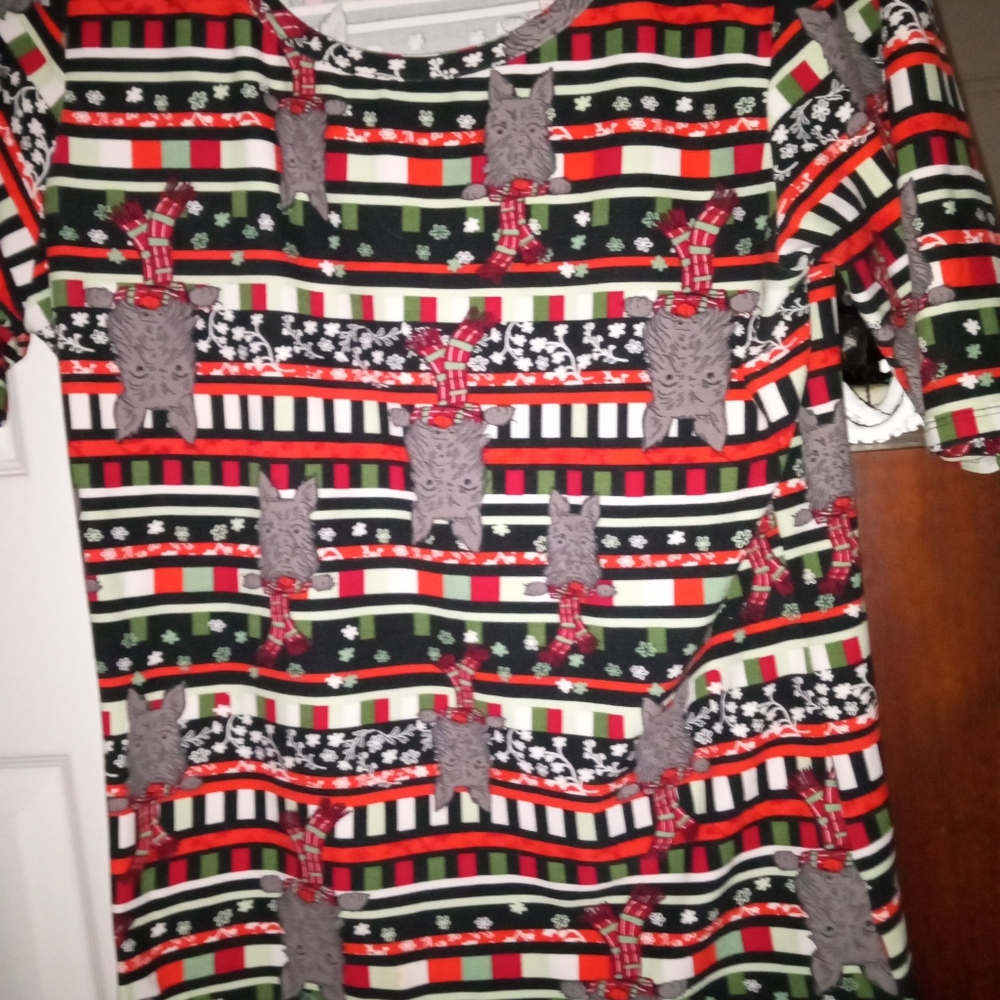 LuLaRoe L. Tee Multicolor Scotty dog Striped ss Christmas Poly/spandex